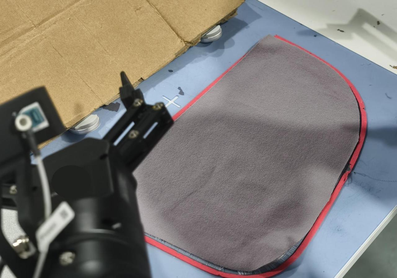 Cloth aligned on the frame